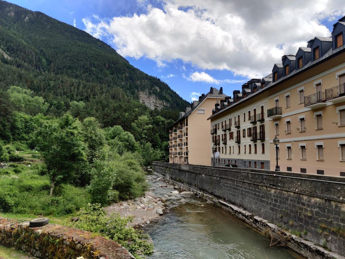 Apartmán "Leo Pixel" Avairent Canfranc Estacion Exteriér fotografie